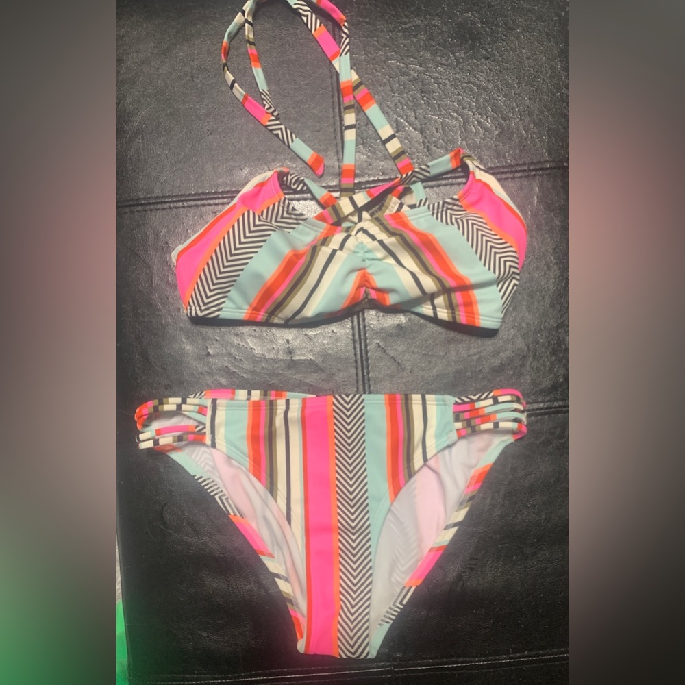 Size 14- Girl’s Billabong bikini